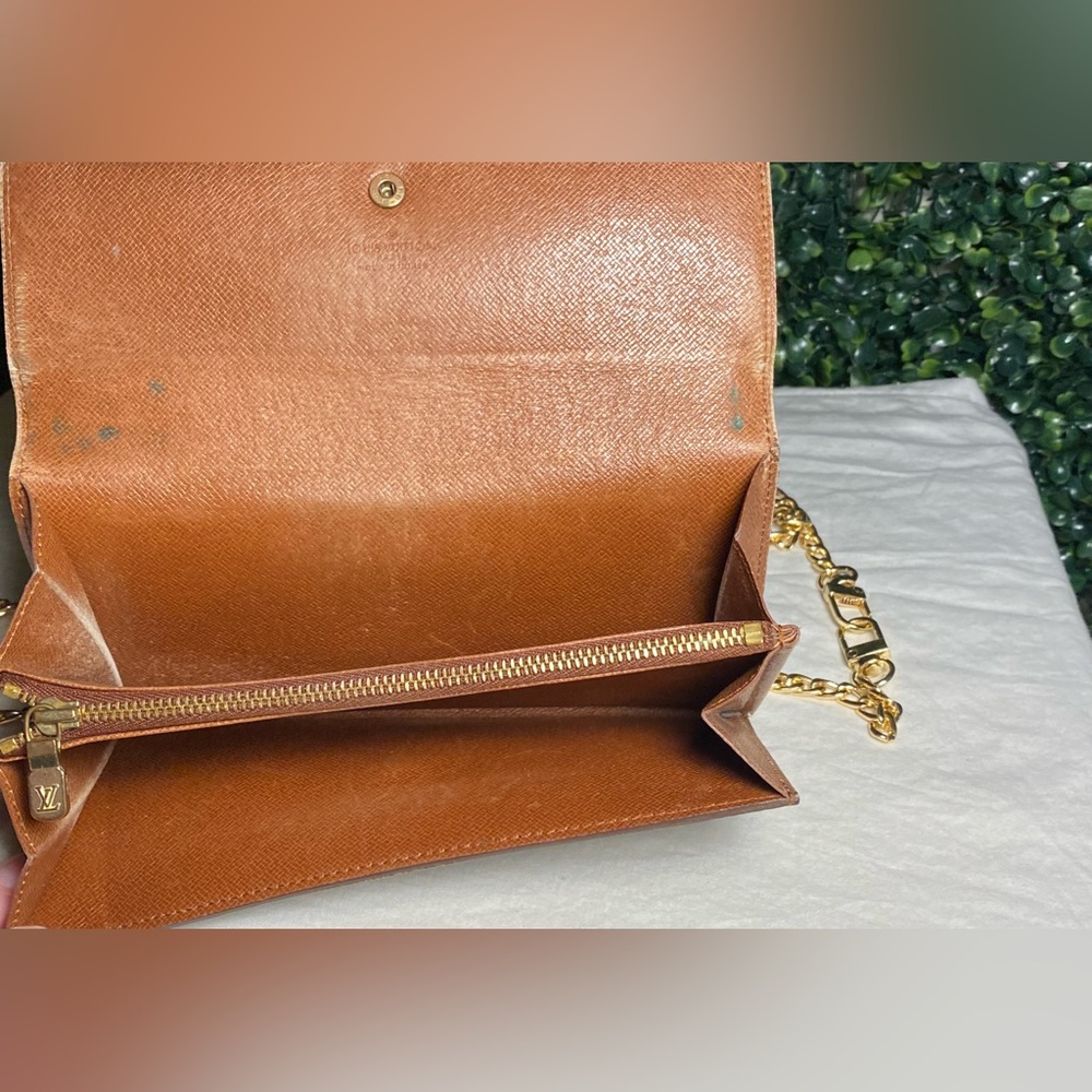 Louis Vuitton Wallet - Picture 15 of 16